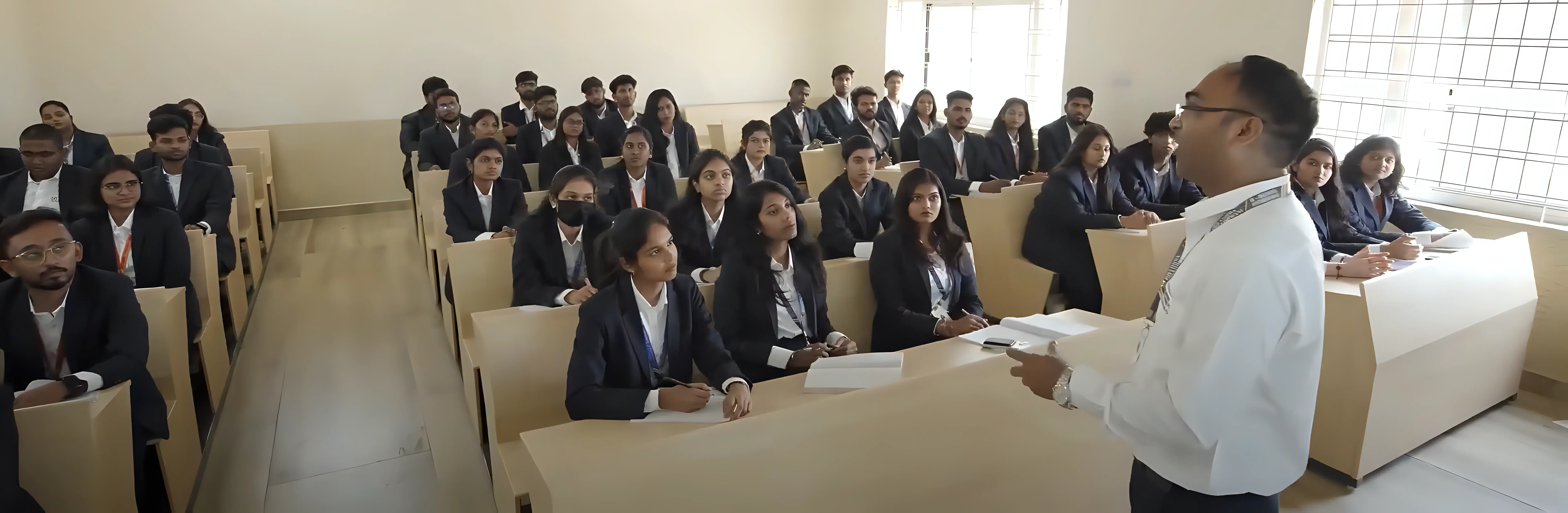 Vishwa Vishwani Institute of Systems and Management Hyderabad Classroom photo 1
